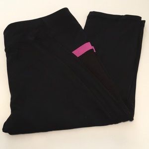 AVIA black and hot fuchsia cropped leggings